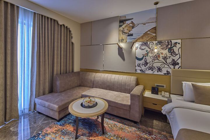 Room 27 of 126
