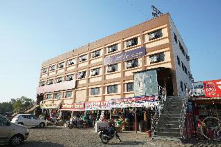 Collection O 24432 Yash Residency