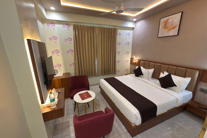 Room 3 of 6