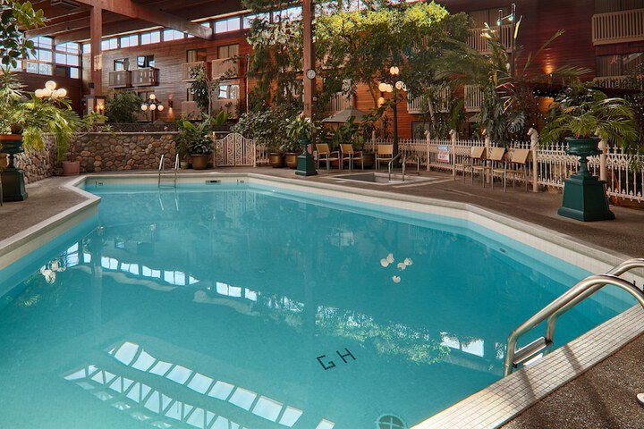Pool 62 of 152