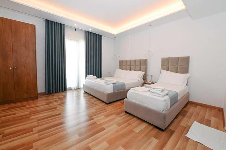 Room 9 of 71