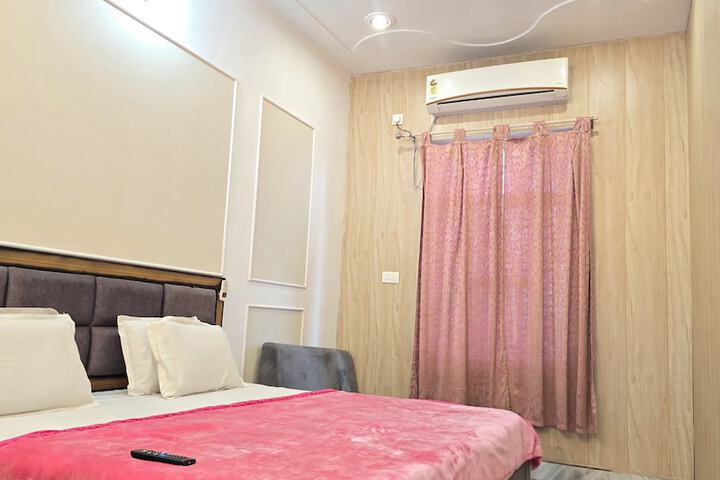 Room 11 of 75