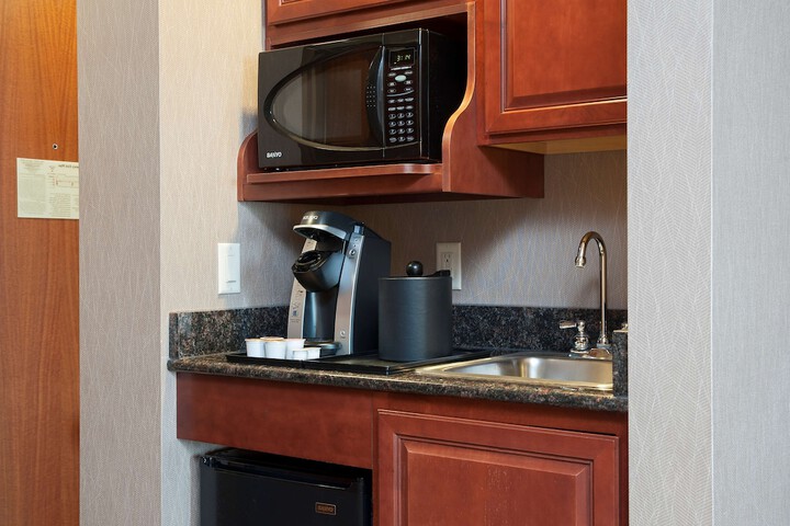 1 King Bed (3 of 22)