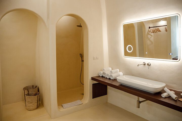 Room 40 of 49