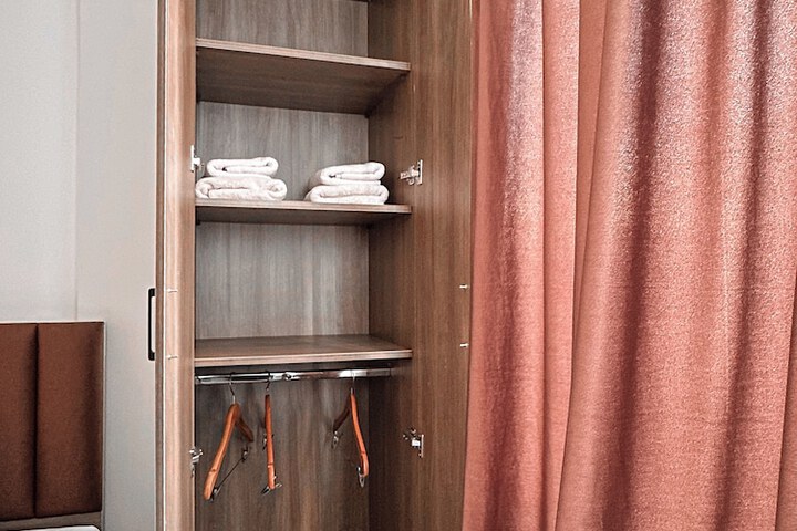 Room 9 of 21