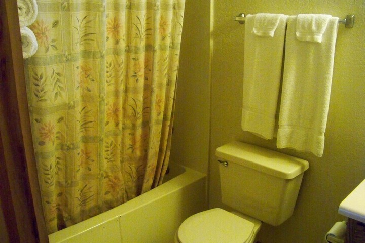 Room 10 of 19