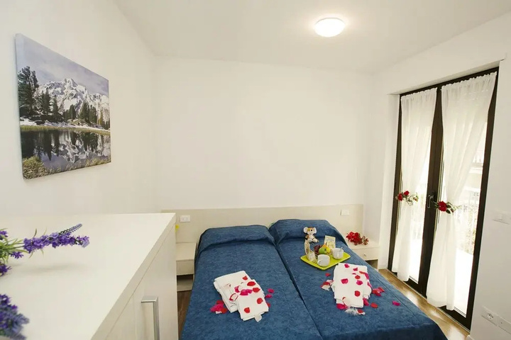 Room 4 of 19
