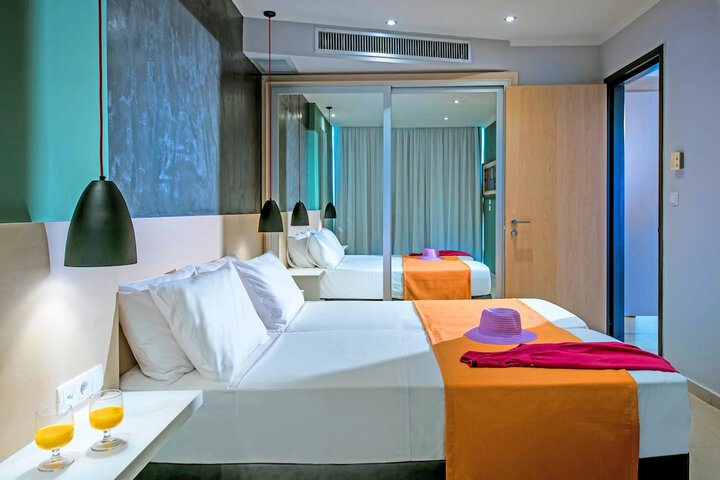 Room 15 of 121