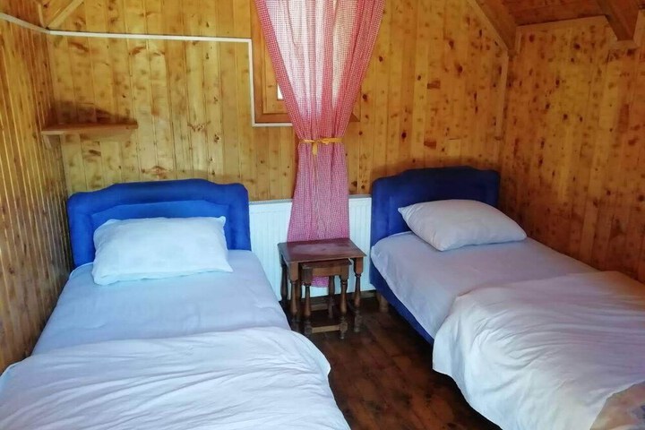 Room 2 of 18