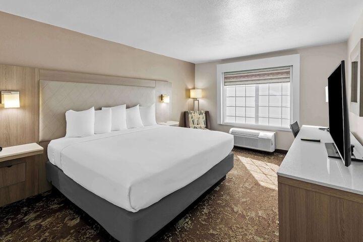 2 Queen Beds Pillow Top Mattress Refrigerator High Speed Internet Accessible Full Breakfast (2 of 12)