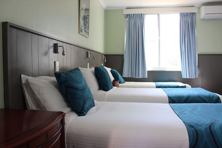 Room 15 of 48