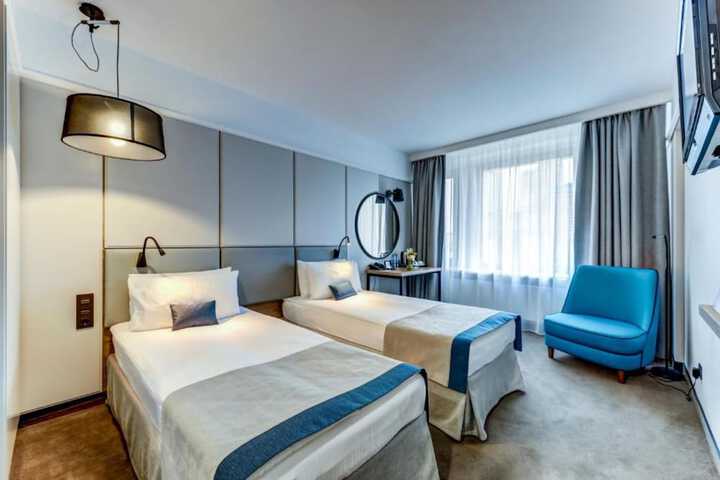 Room 21 of 89