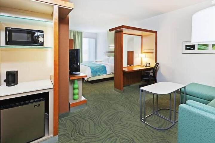 Room 6 of 44