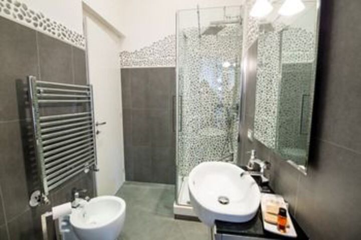 Room 2 of 19