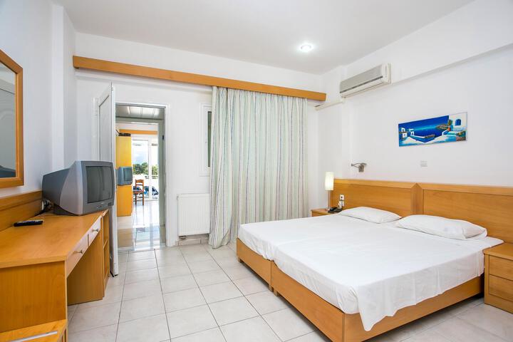 Room 6 of 47