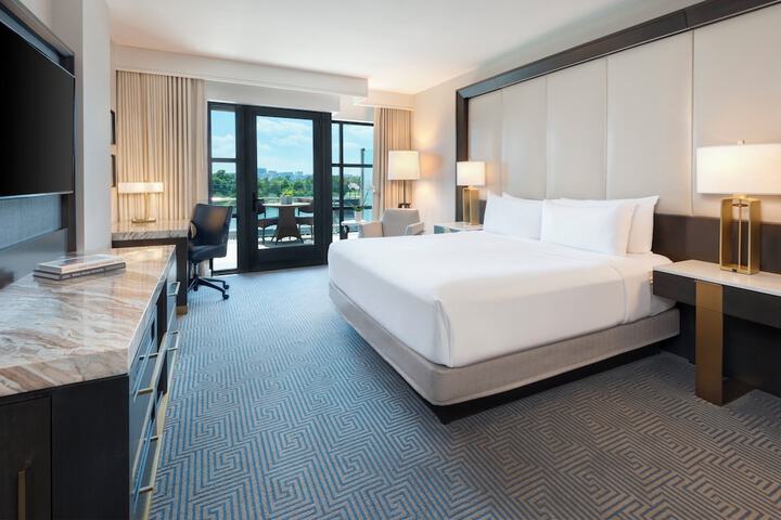 Room 55 of 179