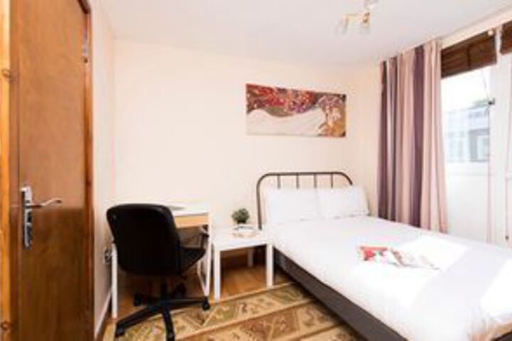 Room 12 of 30