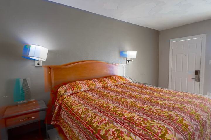 Room 4 of 123