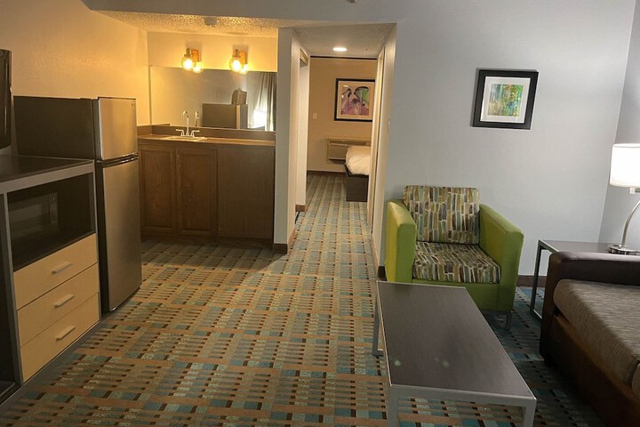 Room 37 of 85