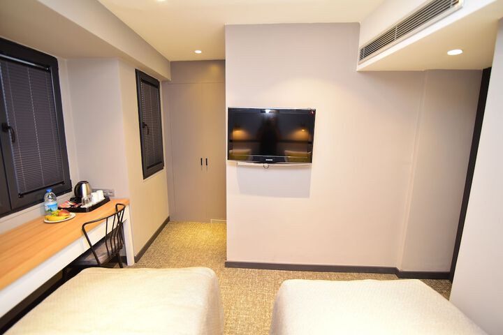 Room 7 of 22