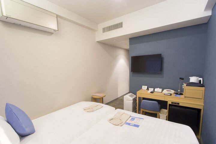 Room 10 of 70