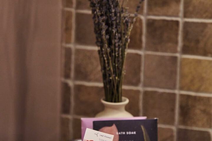 Bathroom amenities