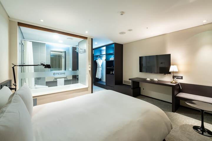 Room 8 of 63