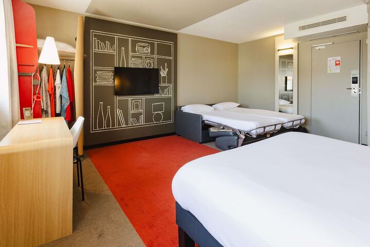 Room 21 of 139