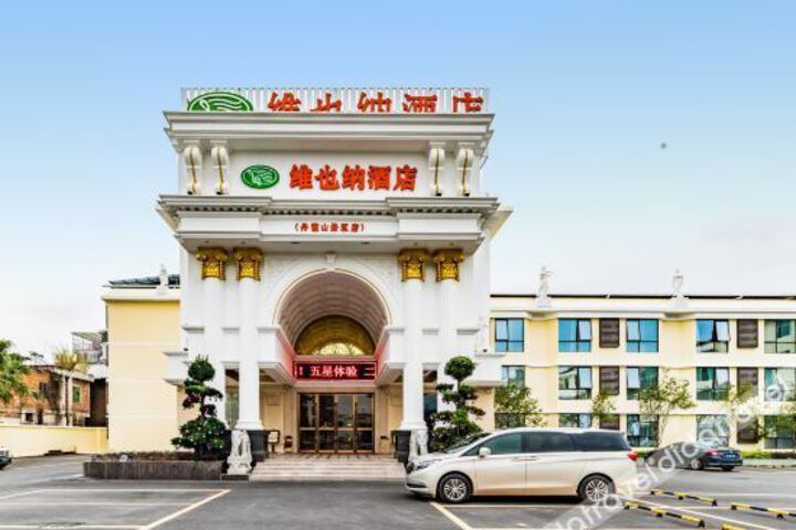 Hotel 4 of 19
