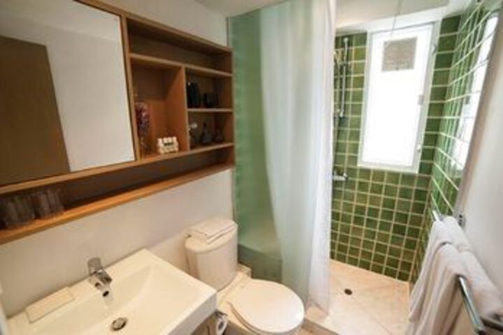 Room 3 of 20