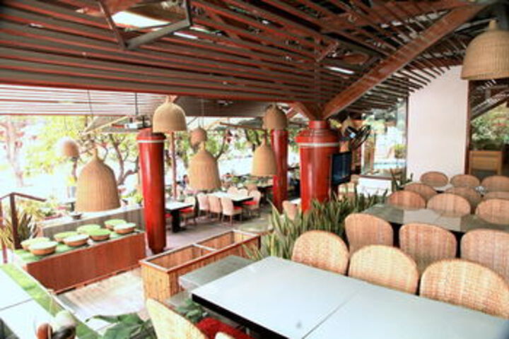 Dining 67 of 78