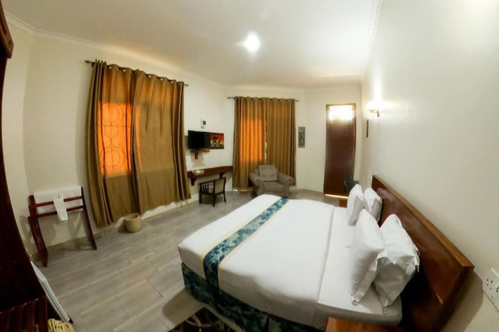Room 1 of 35