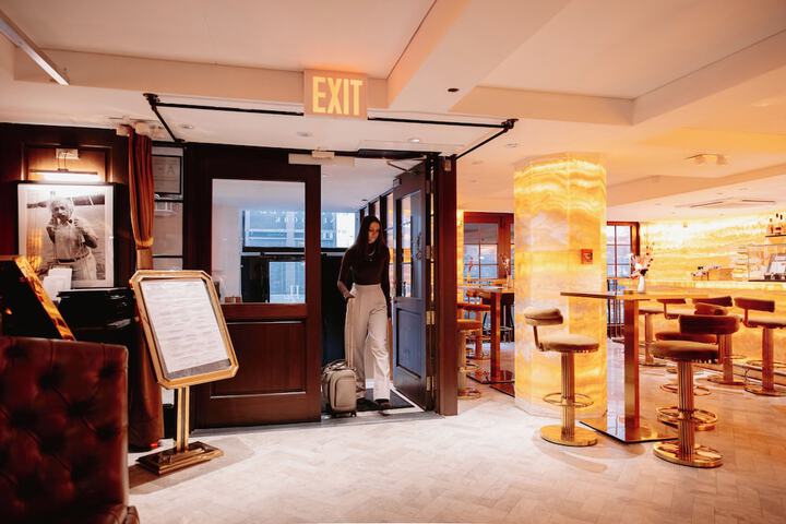 Entrance & Lobby