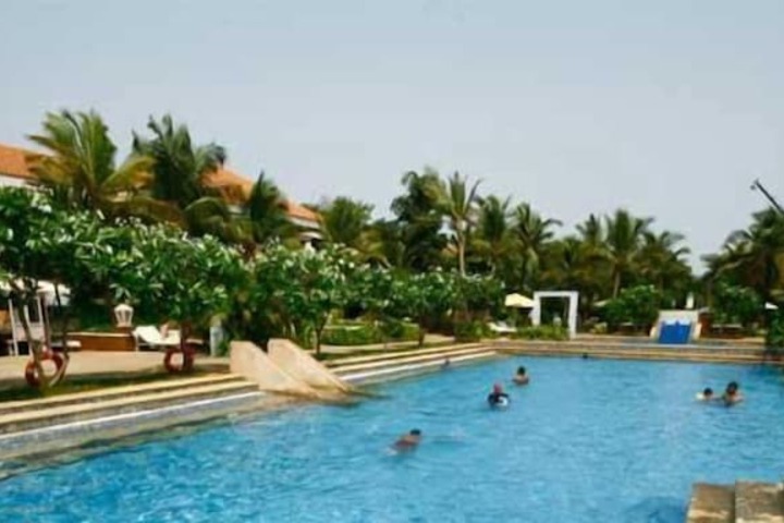 Pools & Facilities