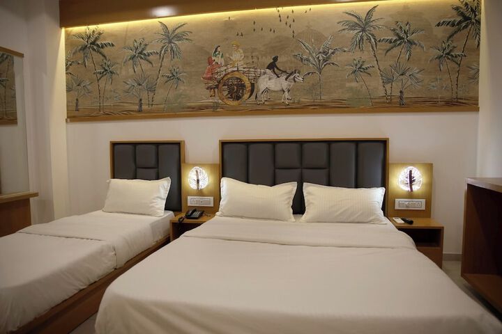 Room 9 of 38