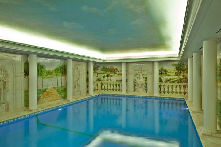 Hotel with Pool
