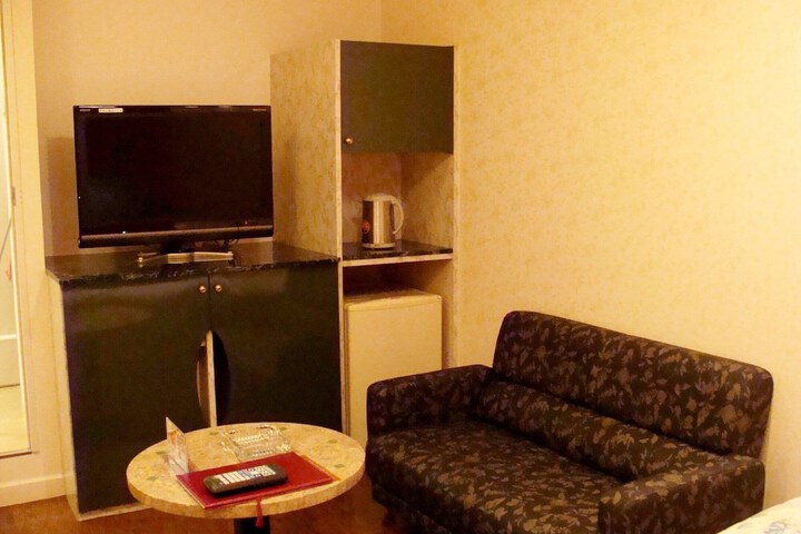 Room 11 of 31