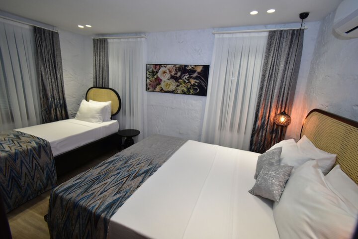 Room 13 of 35