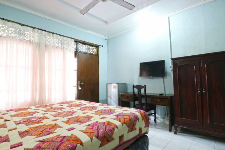 Room 4 of 30