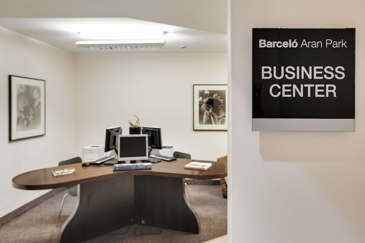 Business Center 53 of 58