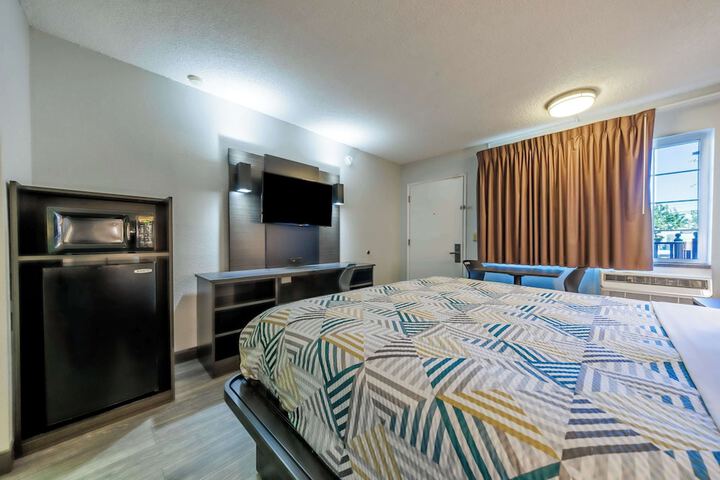 Room 9 of 29