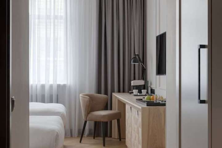 Room 38 of 101