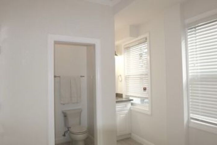 Room 11 of 21