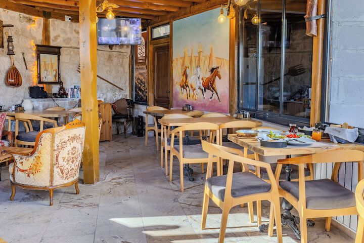Dining 60 of 66
