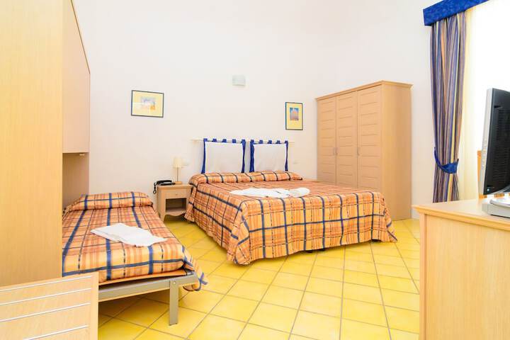 Room 7 of 39