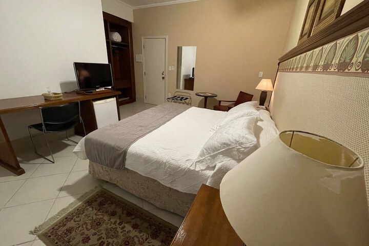 Room 12 of 85