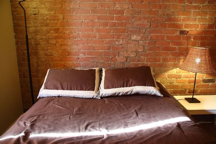 Room 6 of 39