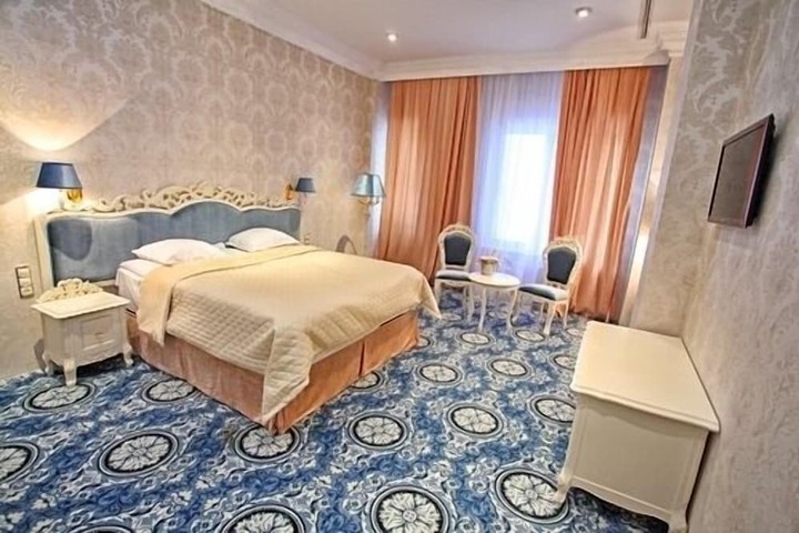 Room 9 of 36