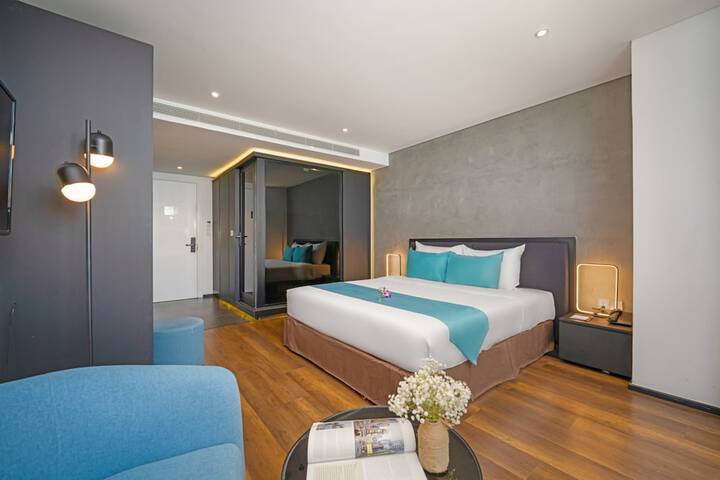 Room 2 of 80