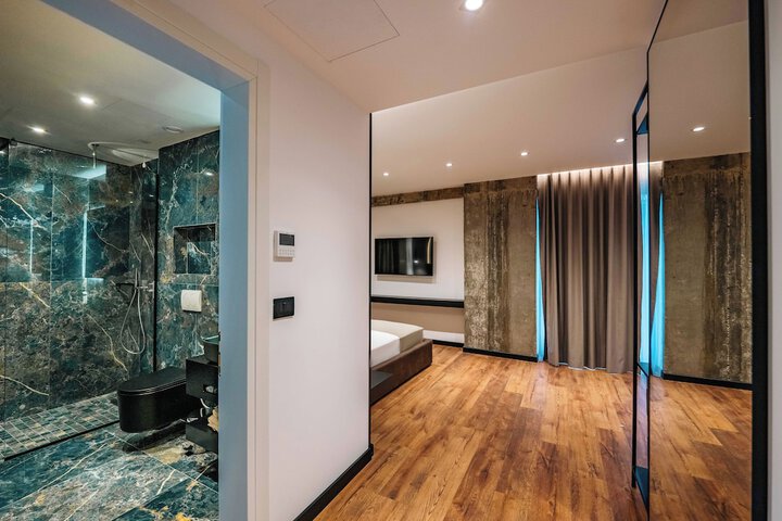 Room 26 of 124